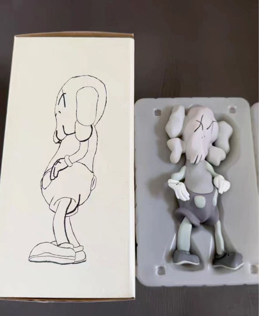 KAWSのROBERT LAZZARINIバージョンのCOMPANIONフ