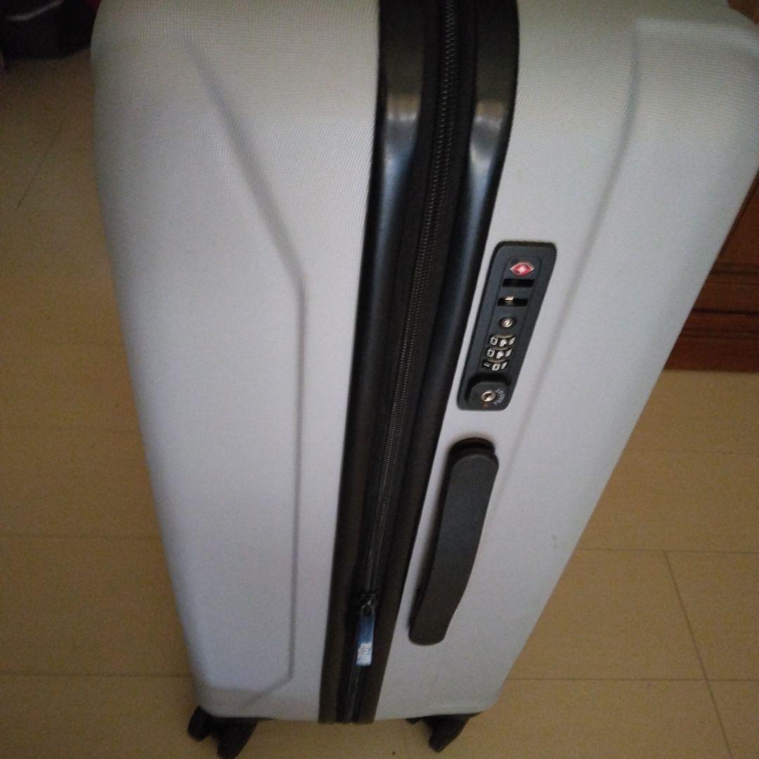 Brjd3 　大型スーツケース　63L　オフホワイト