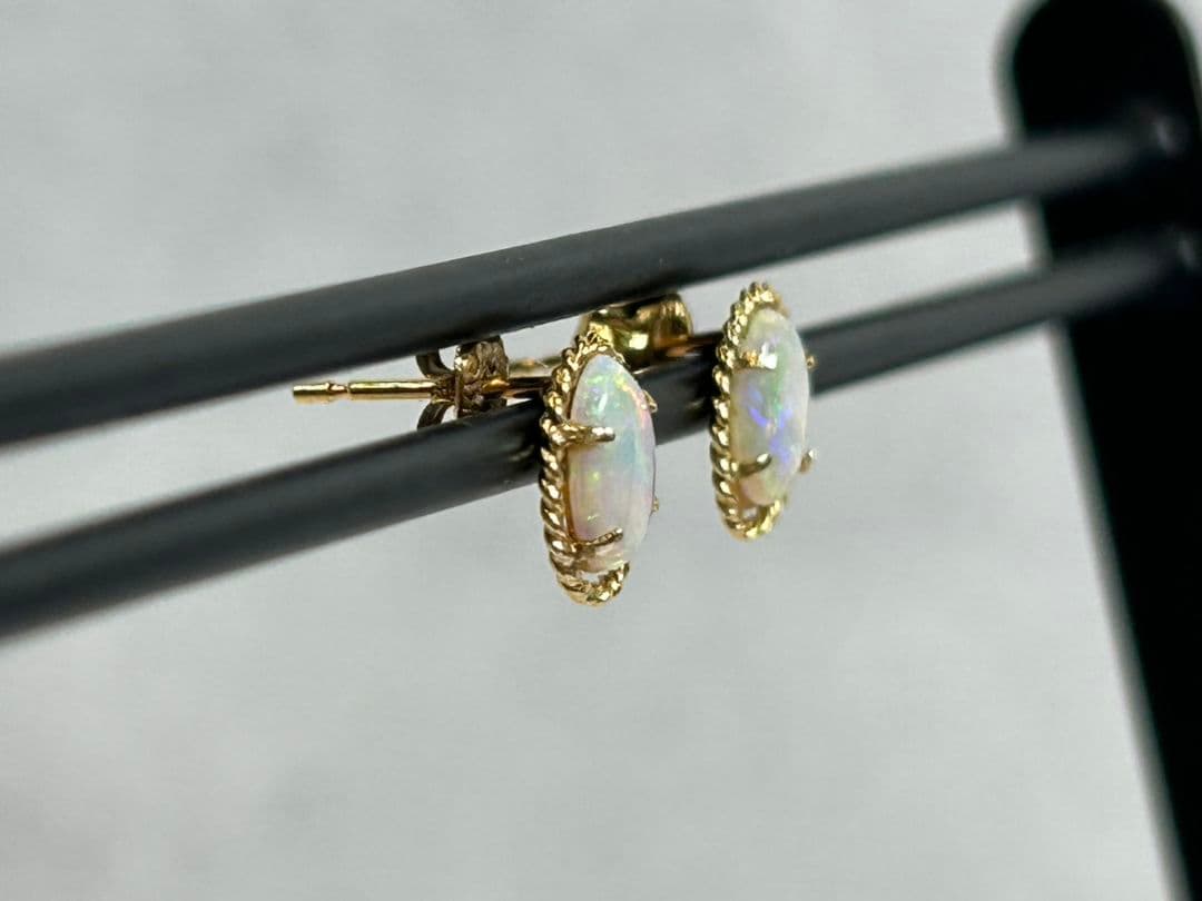 K18　ピアス　金装飾枠　天然オパール　　 レアデザイン　年代物