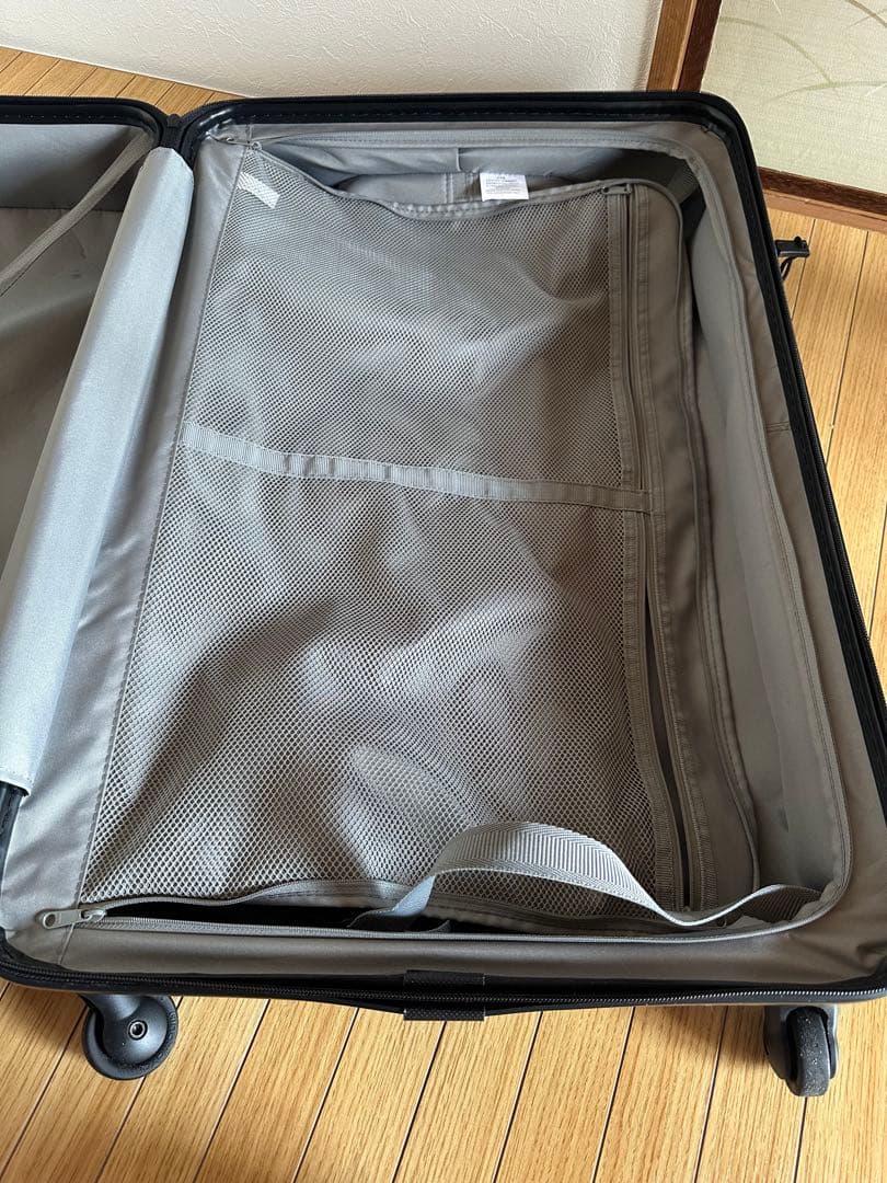 無印キャリーケース　スーツケース　63L ブラック 鍵1本