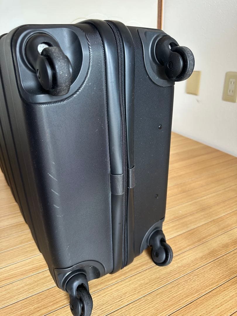 無印キャリーケース　スーツケース　63L ブラック 鍵1本