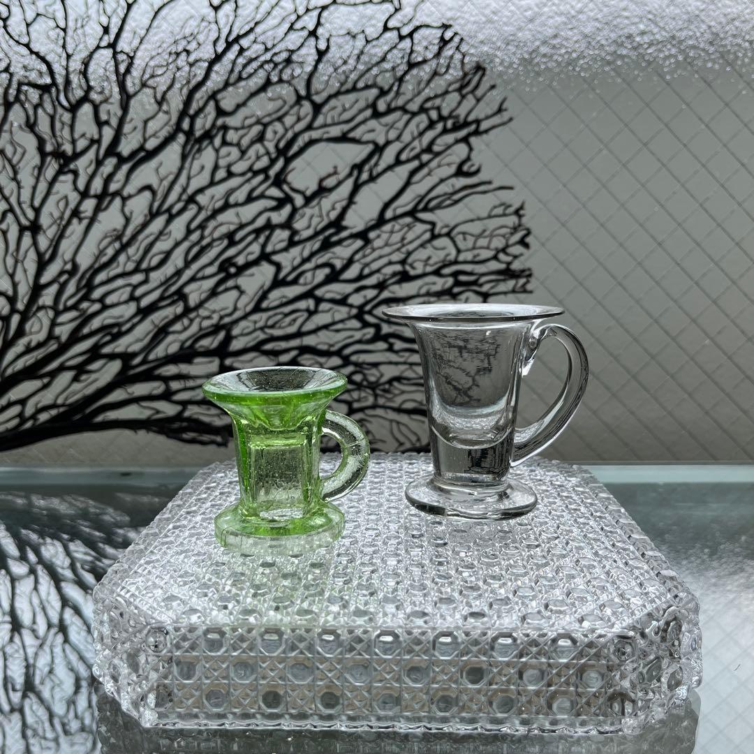 骨董　時代ガラス　ゆらゆら銀色　反り口　アイスクリームコップ　氷コップ　ウラン