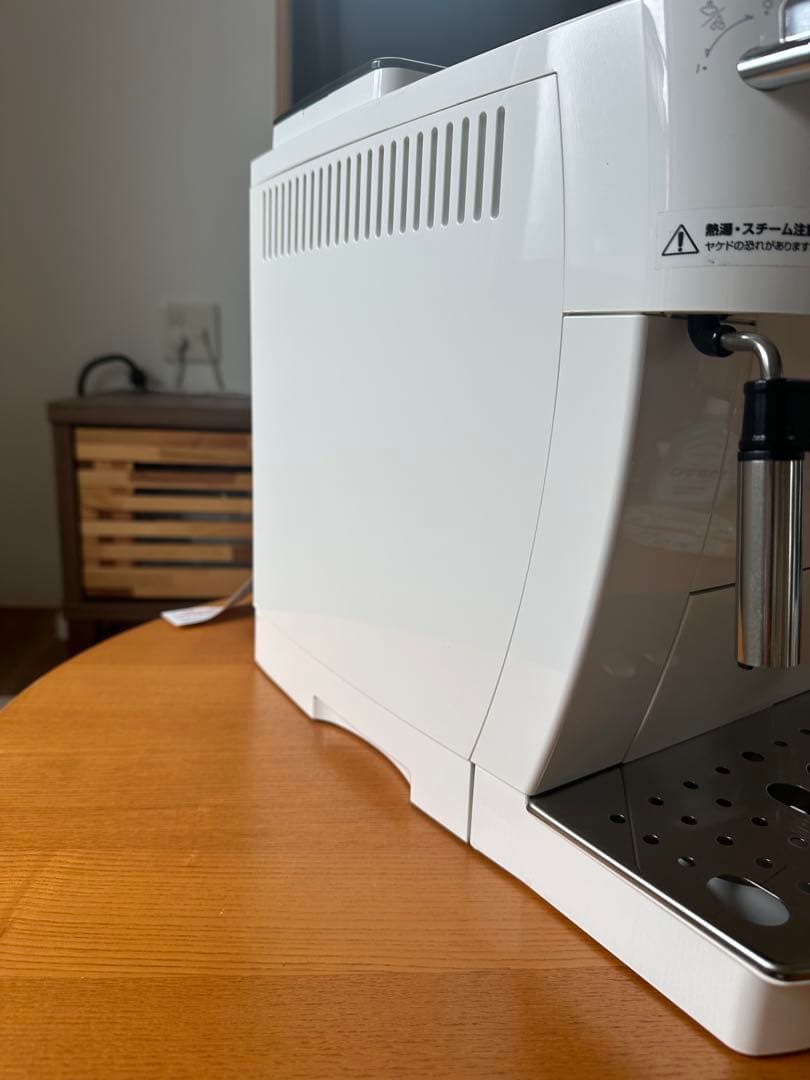 デロンギ 全自動コーヒーマシン マグニフィカS ECAM22112W