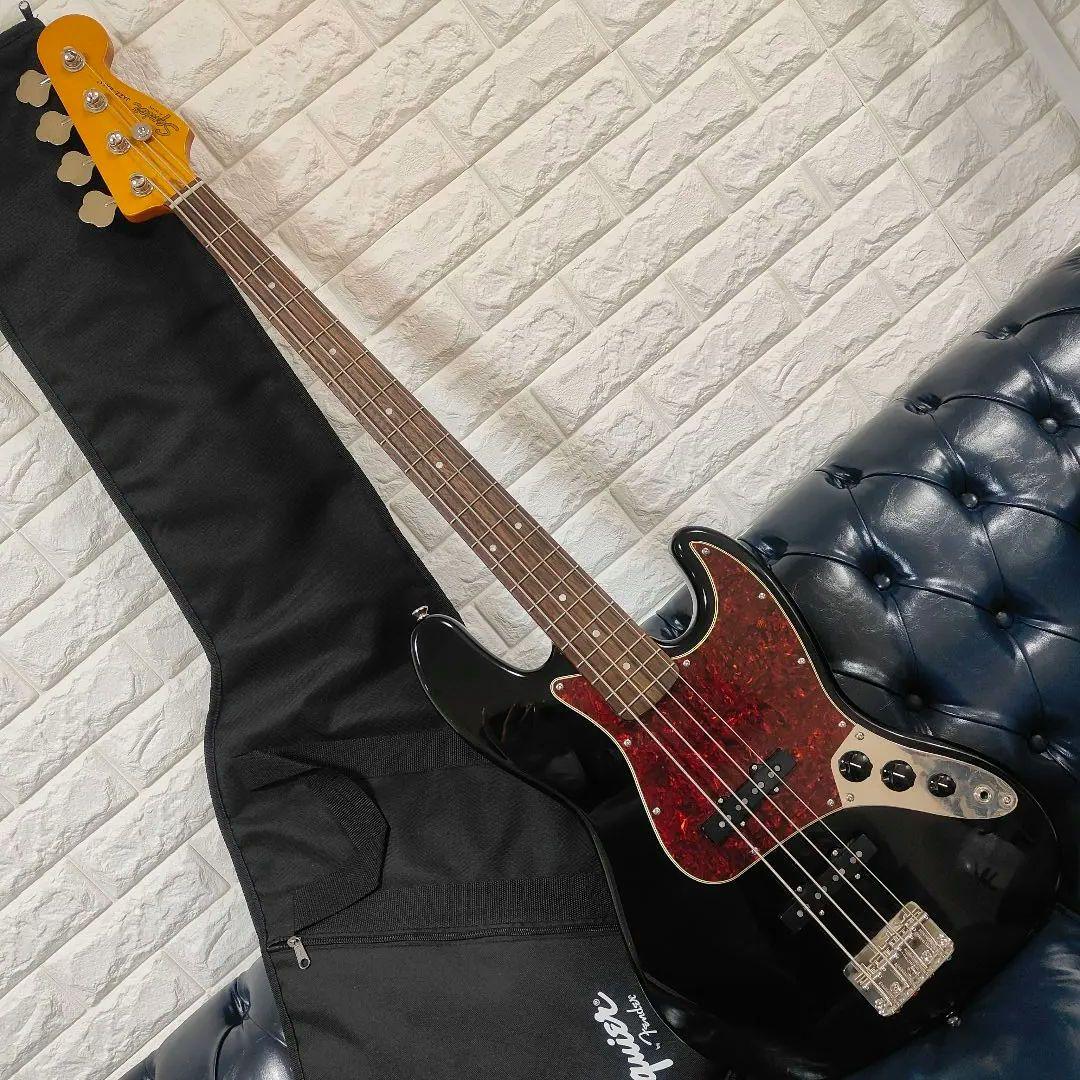 ベース Squier by Fender Classic Vibe '60s JB