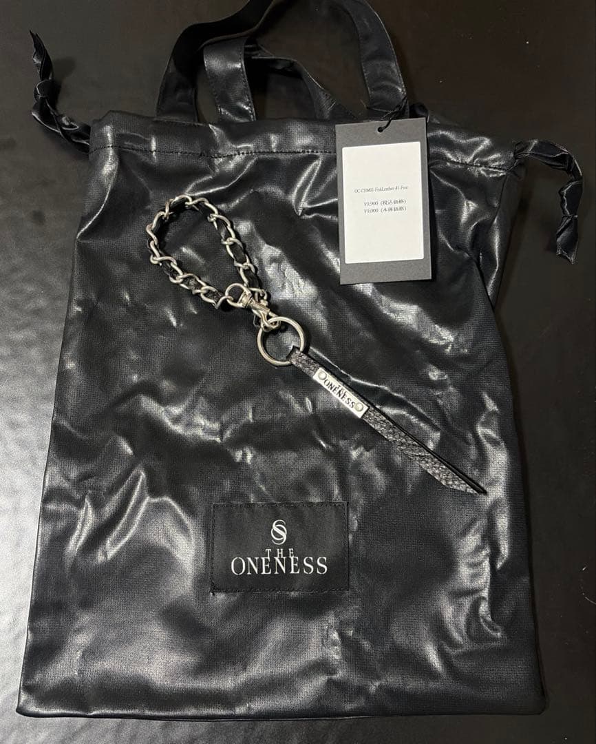 【THE ONENESS】フィッシュレザー チャーム ブラック