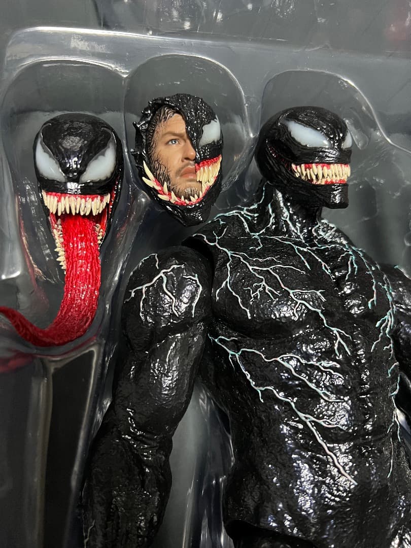ホットトイズ VENOM 1/6
