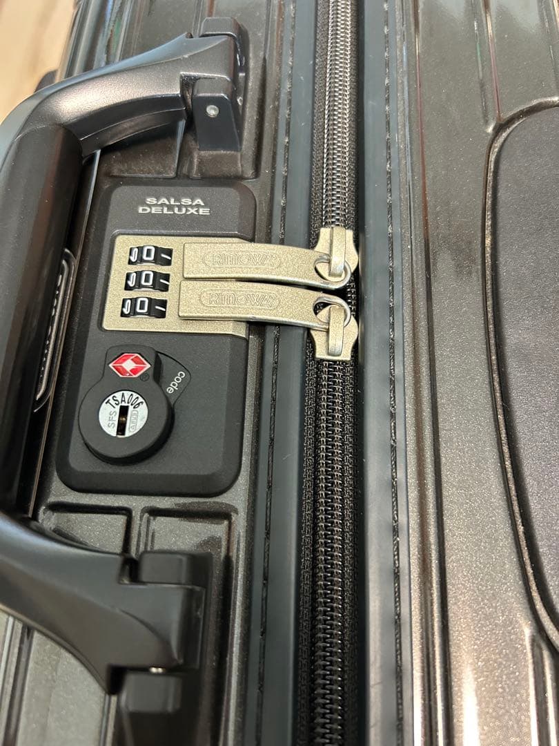 RIMOWA サルサデラックス　25ℓ 希少　ロゴマーク付き＾＾　4輪