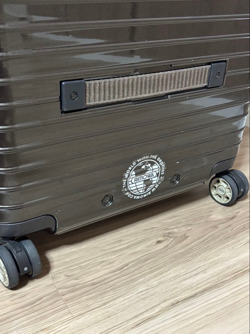 RIMOWA サルサデラックス　25ℓ 希少　ロゴマーク付き＾＾　4輪