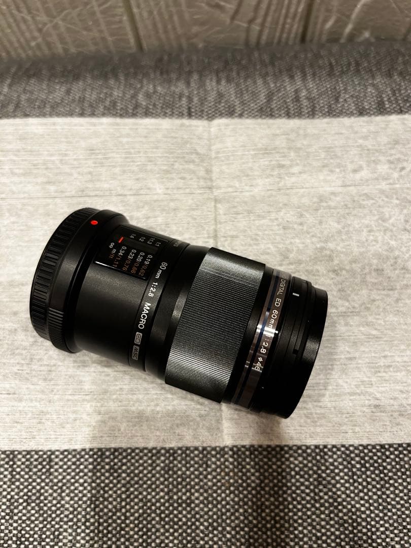 OLYMPUS 60mm f/2.8 マクロレンズ