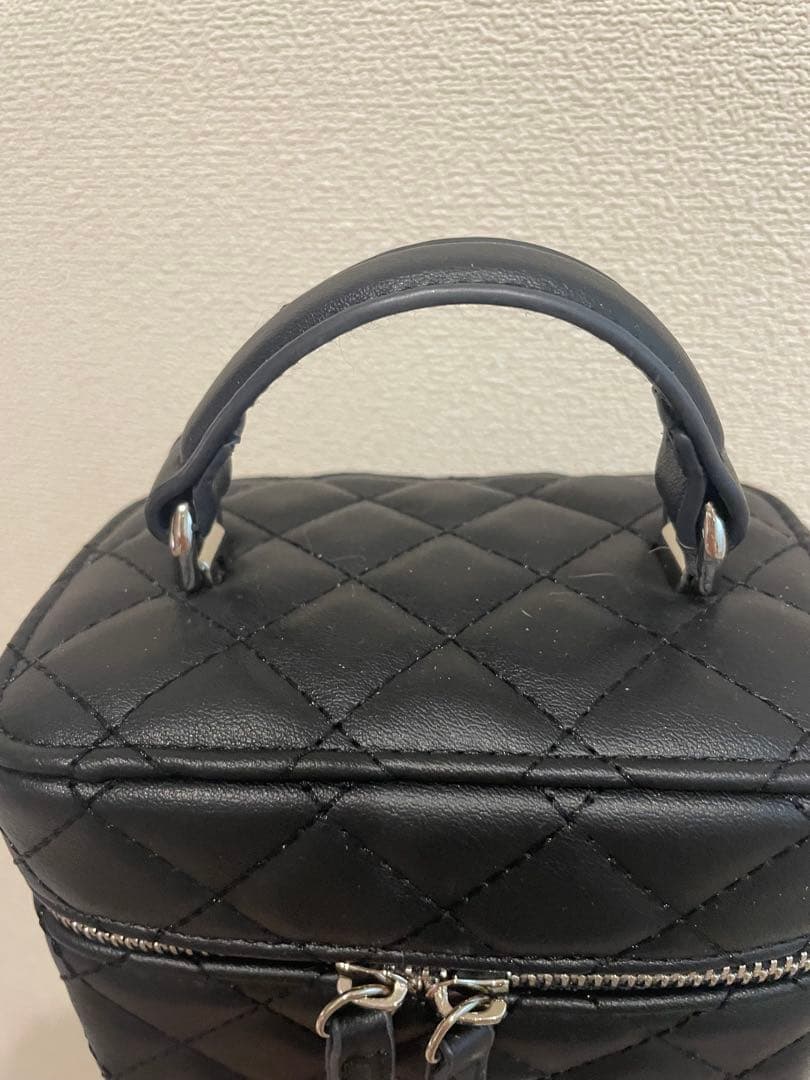 ダーリッチ/キルティングスクエアミニバッグ/シルバーパーツ