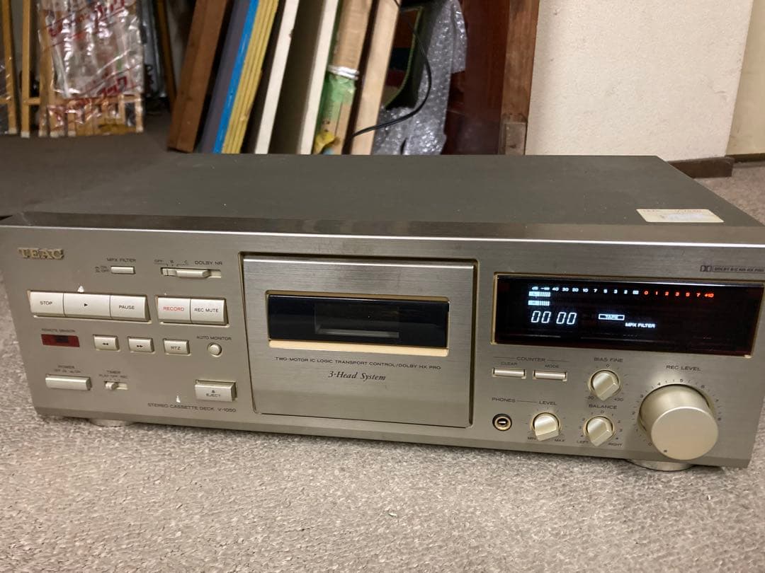 TEAC V-1050 3ヘッド　カセットデッキ