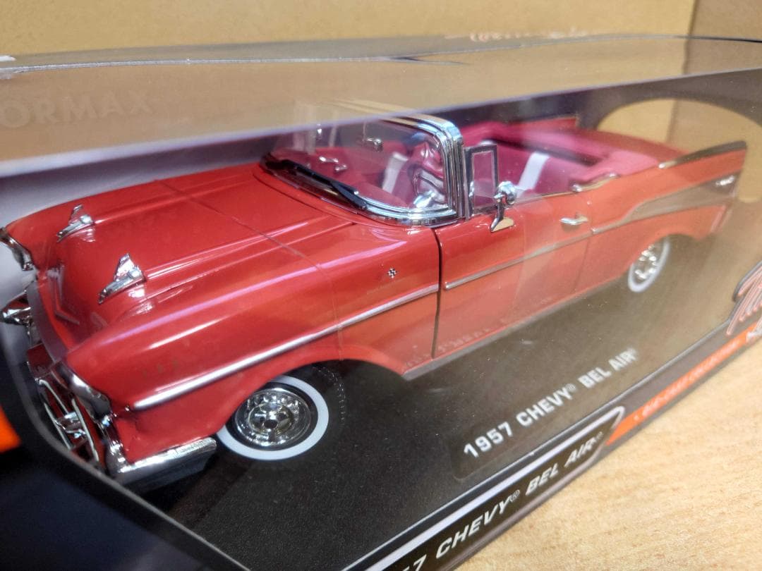 1/18 シボレーベルエアコンバーチブル レッド 1957 Chevy MM製