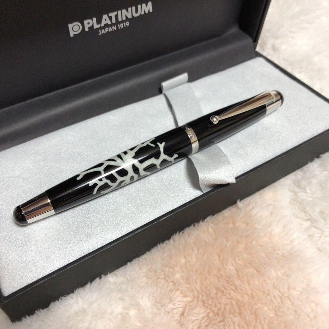 ☆未使用品 シグナム コラーロ 万年筆 ホワイト 18金 ニブF☆