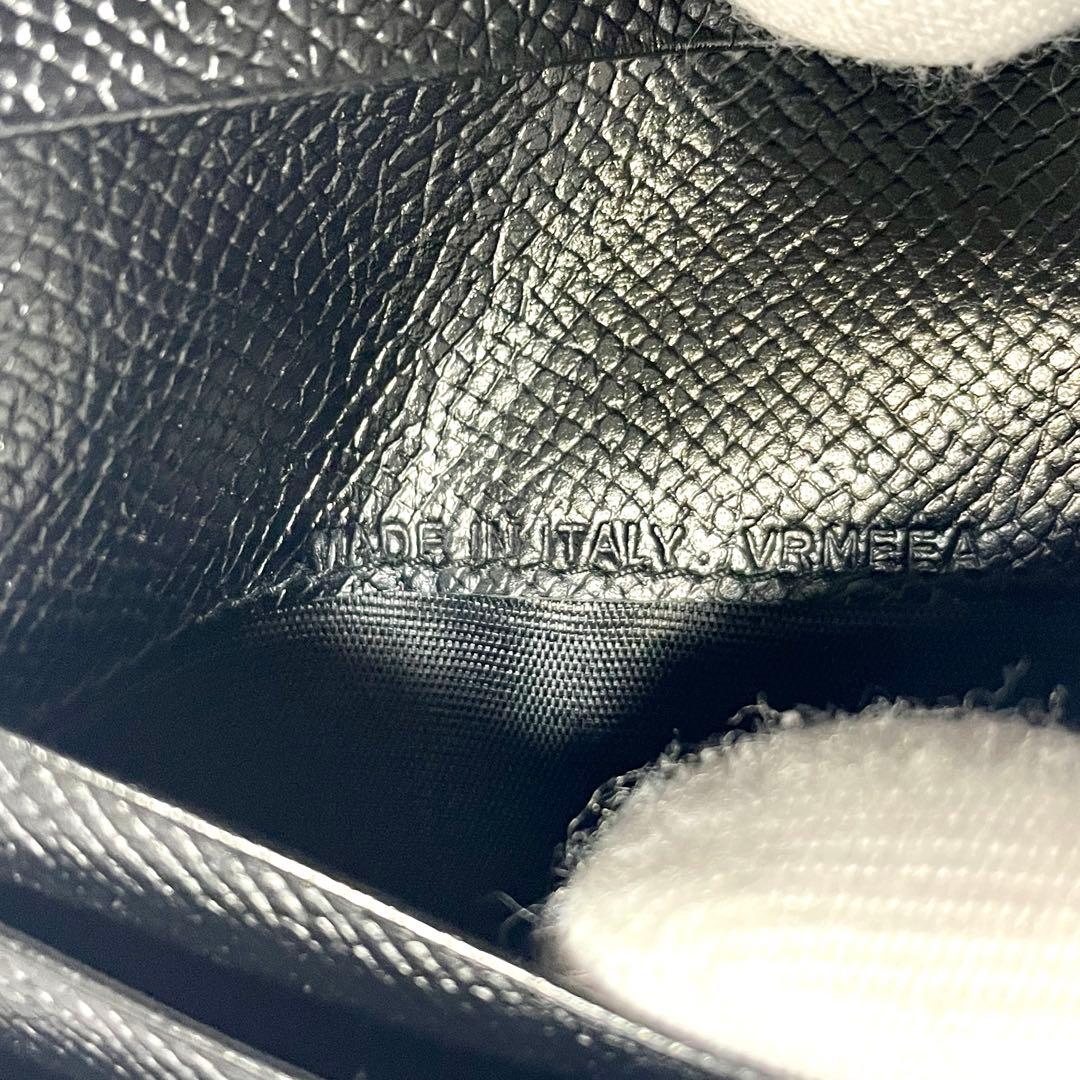 美品❗️ブルガリ　Wホック　二つ折り財布　レザー　コンパクト　ロゴ