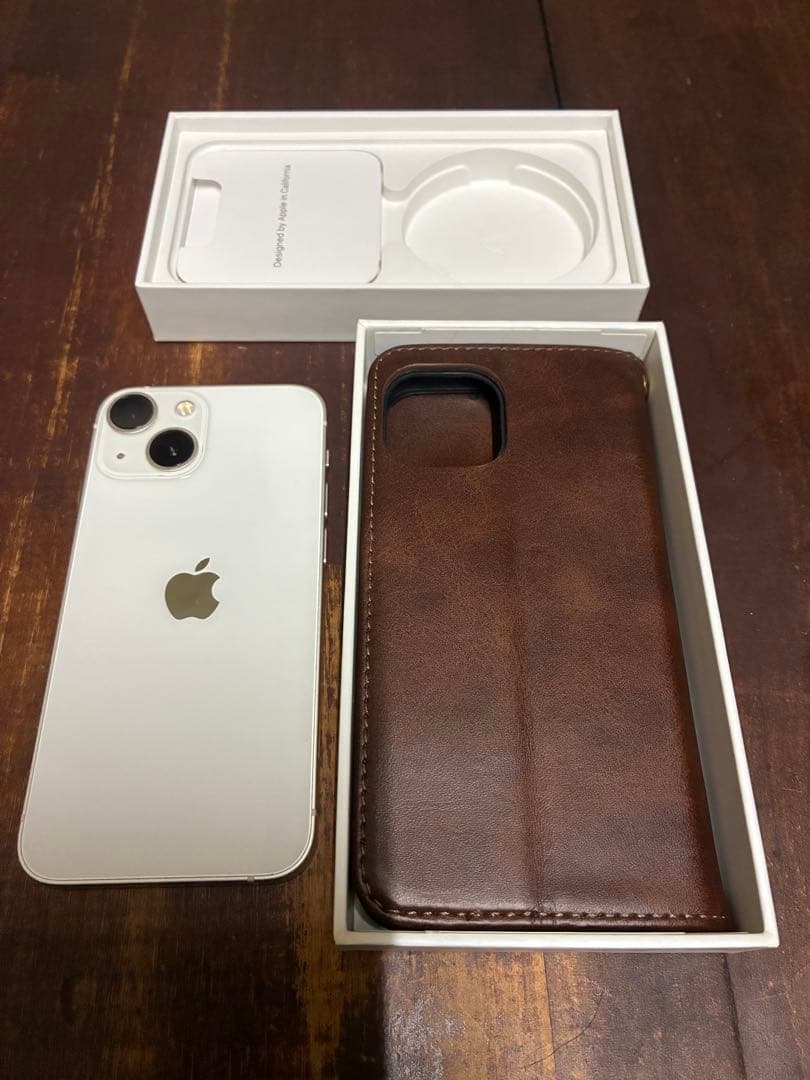 Apple iPhone 13 mini レザーケース付き