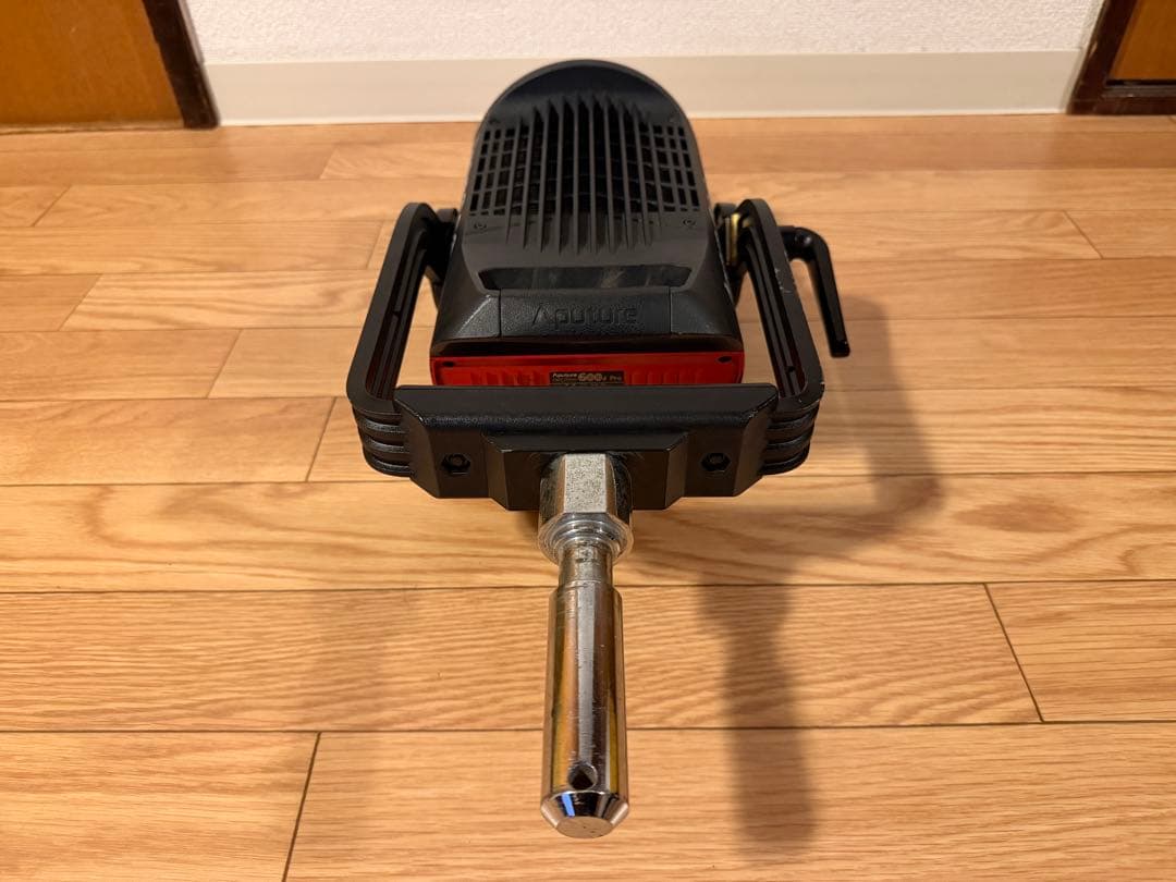 (中古) Aputure LS 600d (ダボ:26パイ) + F10レンズ