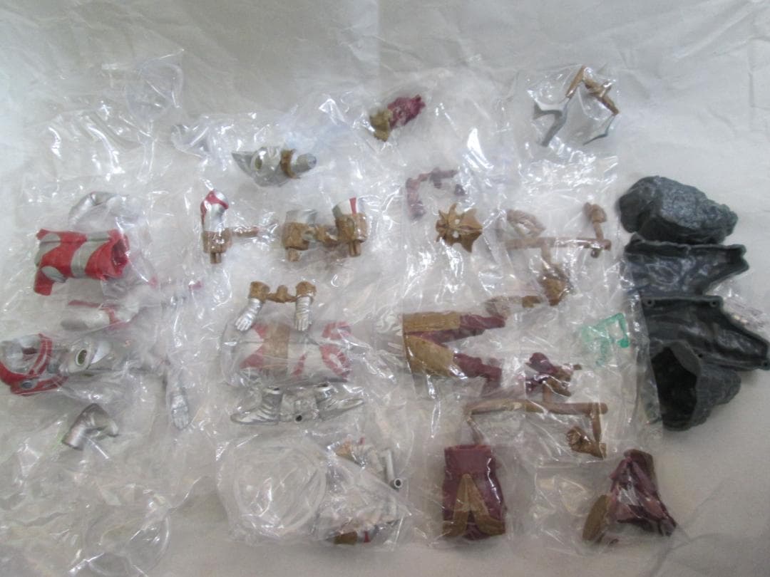 新品未開封　アルティメットルミナス　キングジョー ウルトラ6兄弟 ティガ　セット