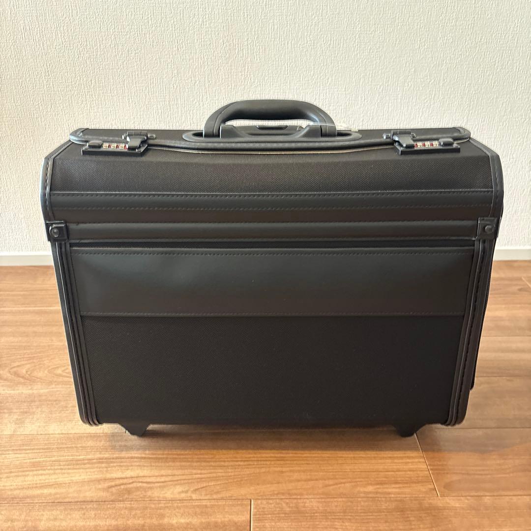 ANA パイロットバック