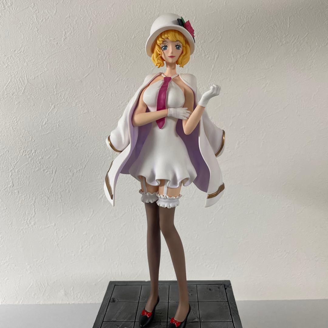 ワンピース　海外フィギュア　ステューシー