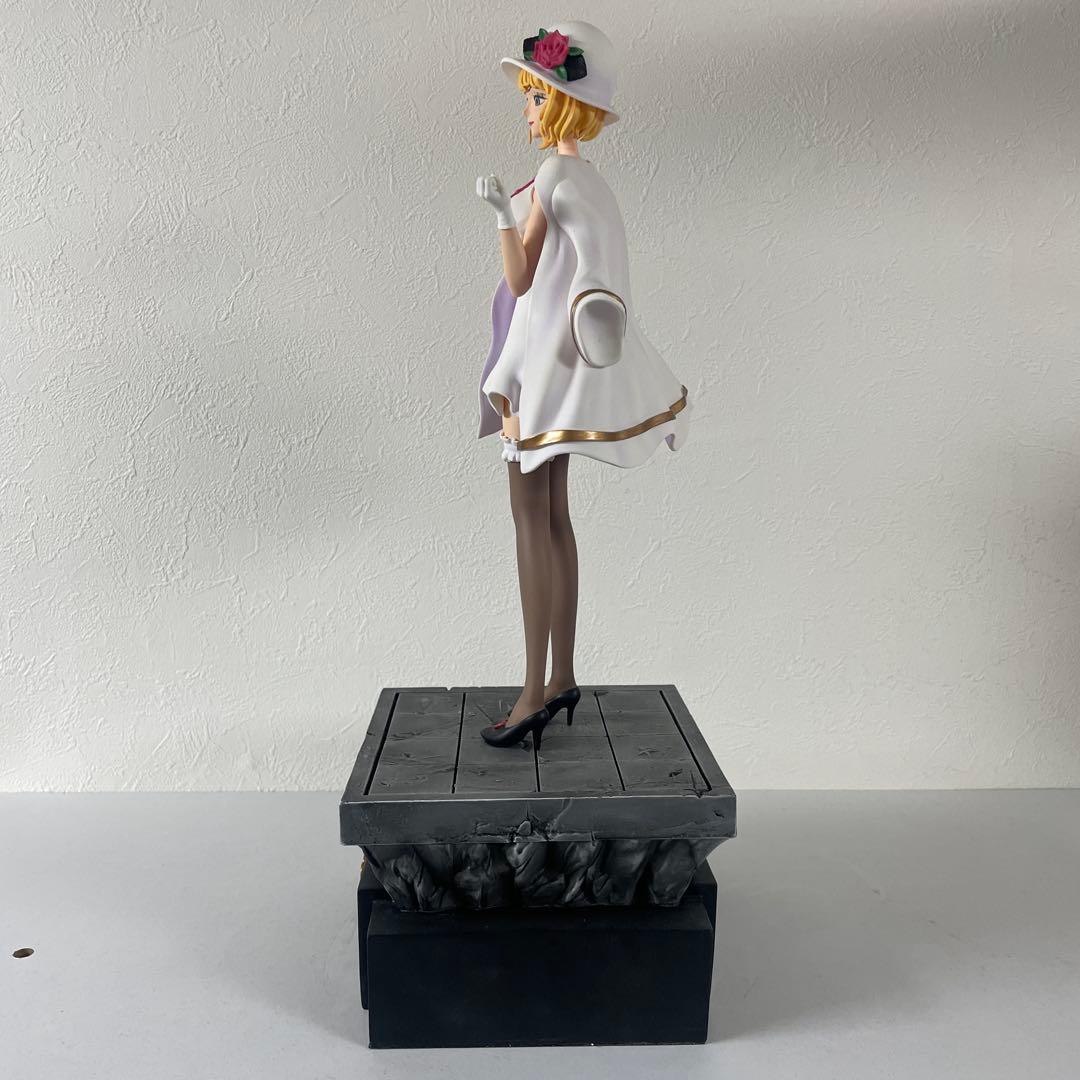 ワンピース　海外フィギュア　ステューシー