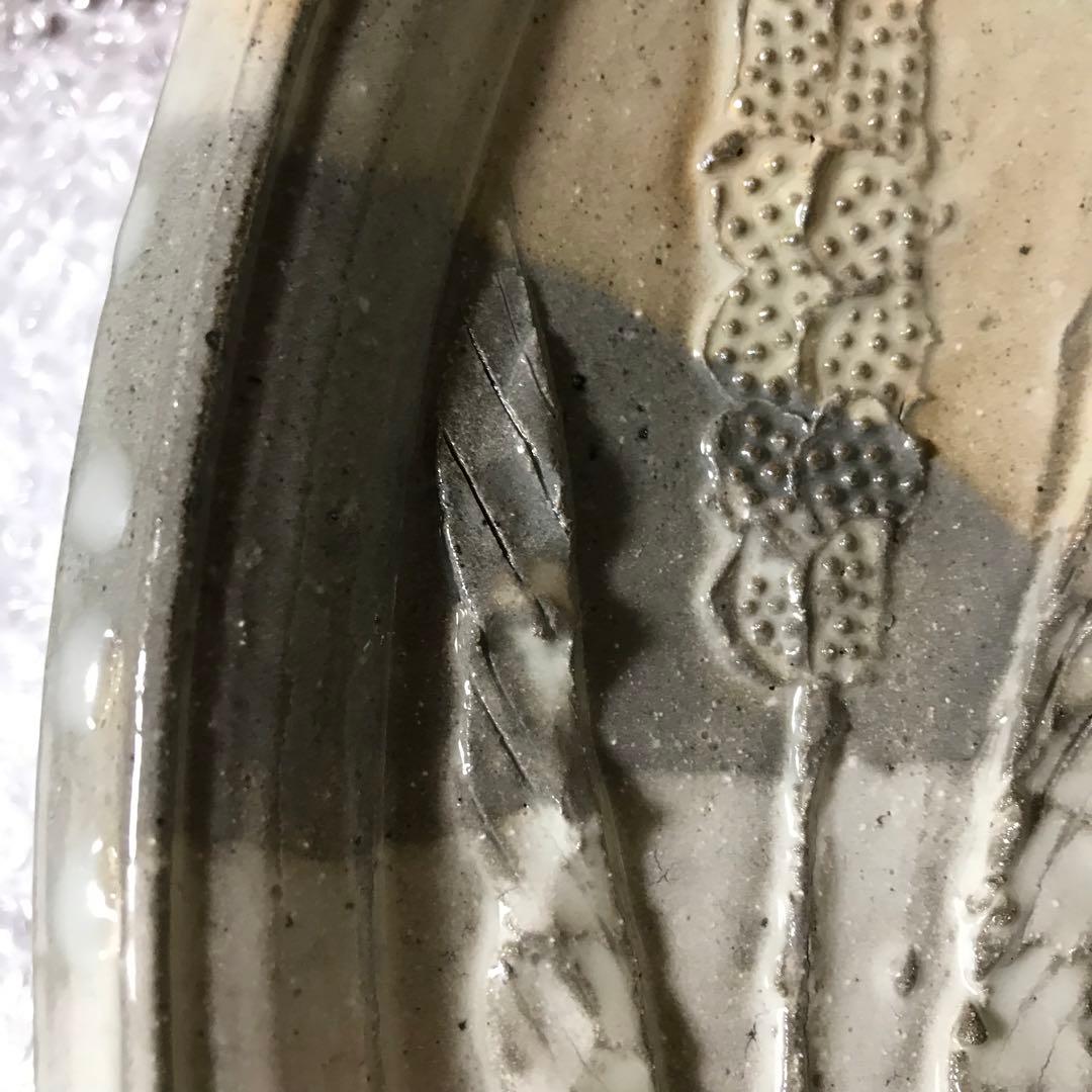 大皿　アンティーク　山上憲一　粉引貼草文大皿　直径41.5ｃｍ