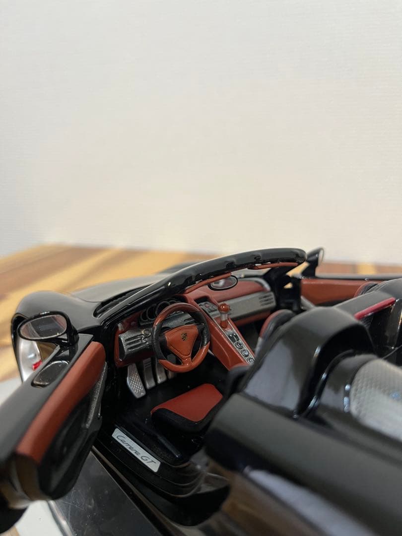 【状態良し】　ポルシェ　カレラGT 1/18 ブラック　箱付き