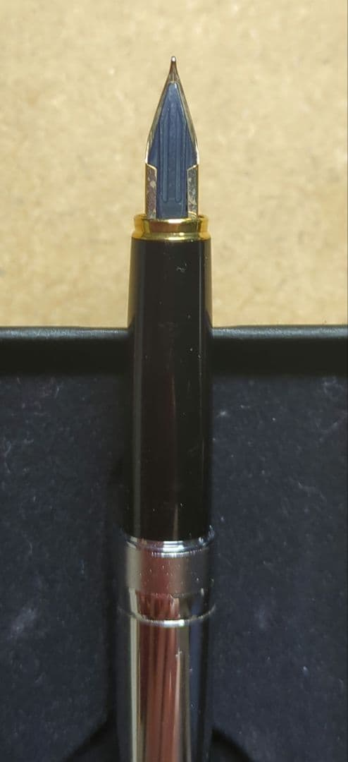 レノマ万年筆 ロジュウム仕上げ