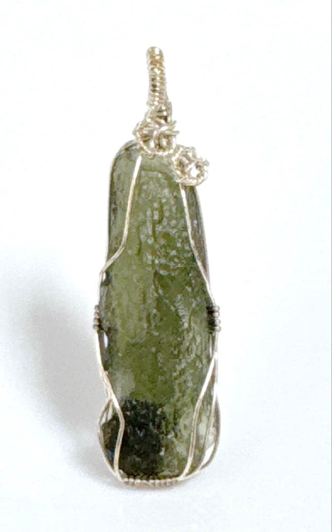 天然モルダバイト￼ワイヤーペンダントNO25-2476