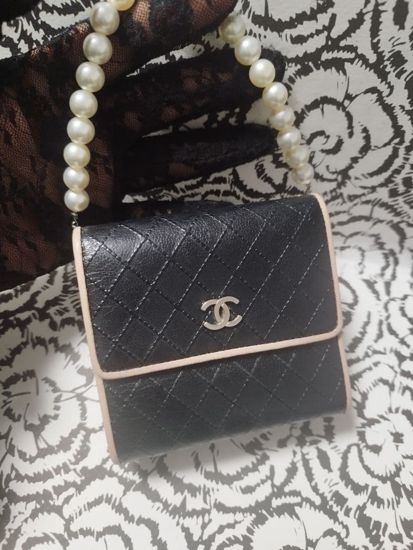 くりちゃんです。シャネル　マトラッセ　ピコローレ　ダブルカラー　折り財布