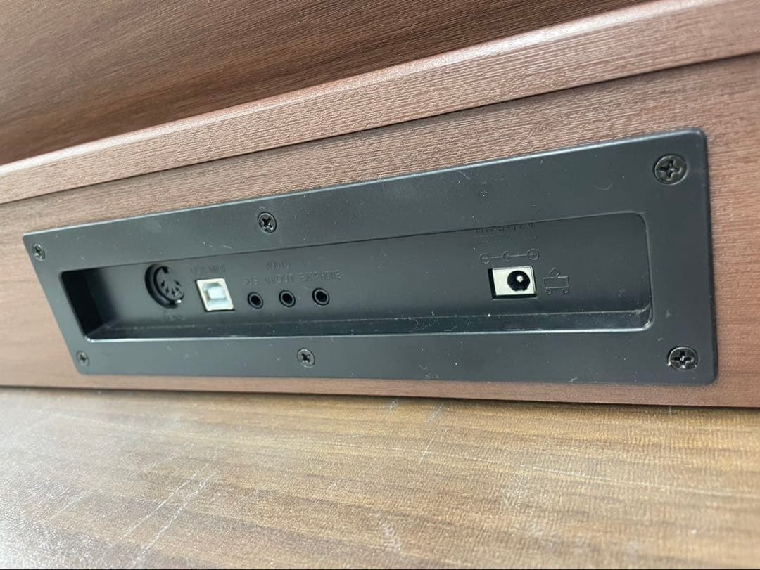 電子ピアノ88鍵盤　給電タイプ　木目調ボディ　マホガニー