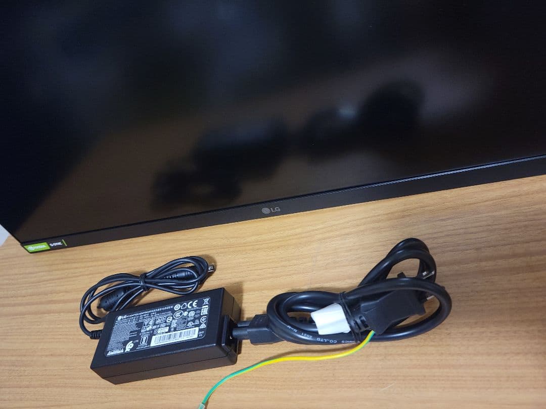 美品　LG 27インチ WQHD　144Hzゲーミングモニター 27GL83A