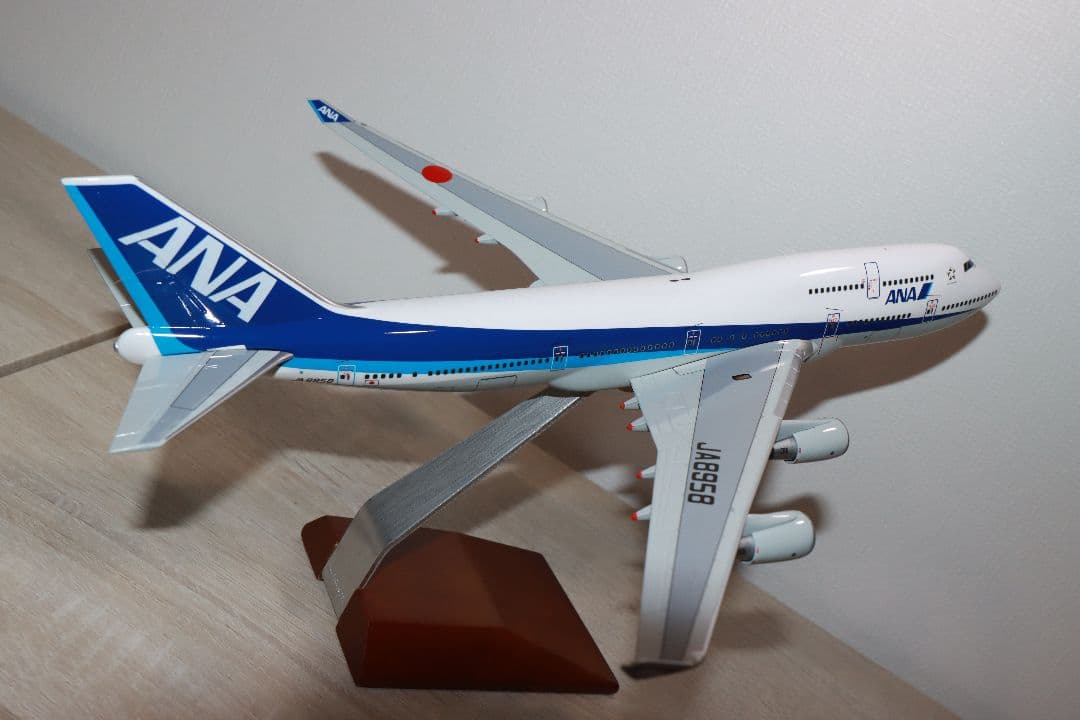 ANA ボーイング747-400 NH20064 1:200 ギヤ無し