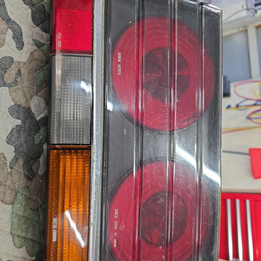 テールランプレンズのみ HR30スカイライン左右セット　傷あり　ジャンク