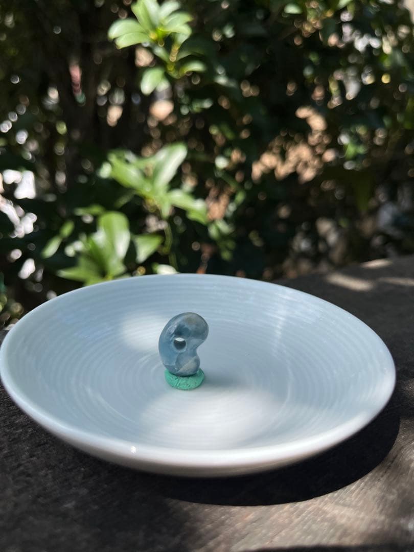 糸魚川翡翠　コン沢勾玉　天然石　パワーストーン　日本の国石