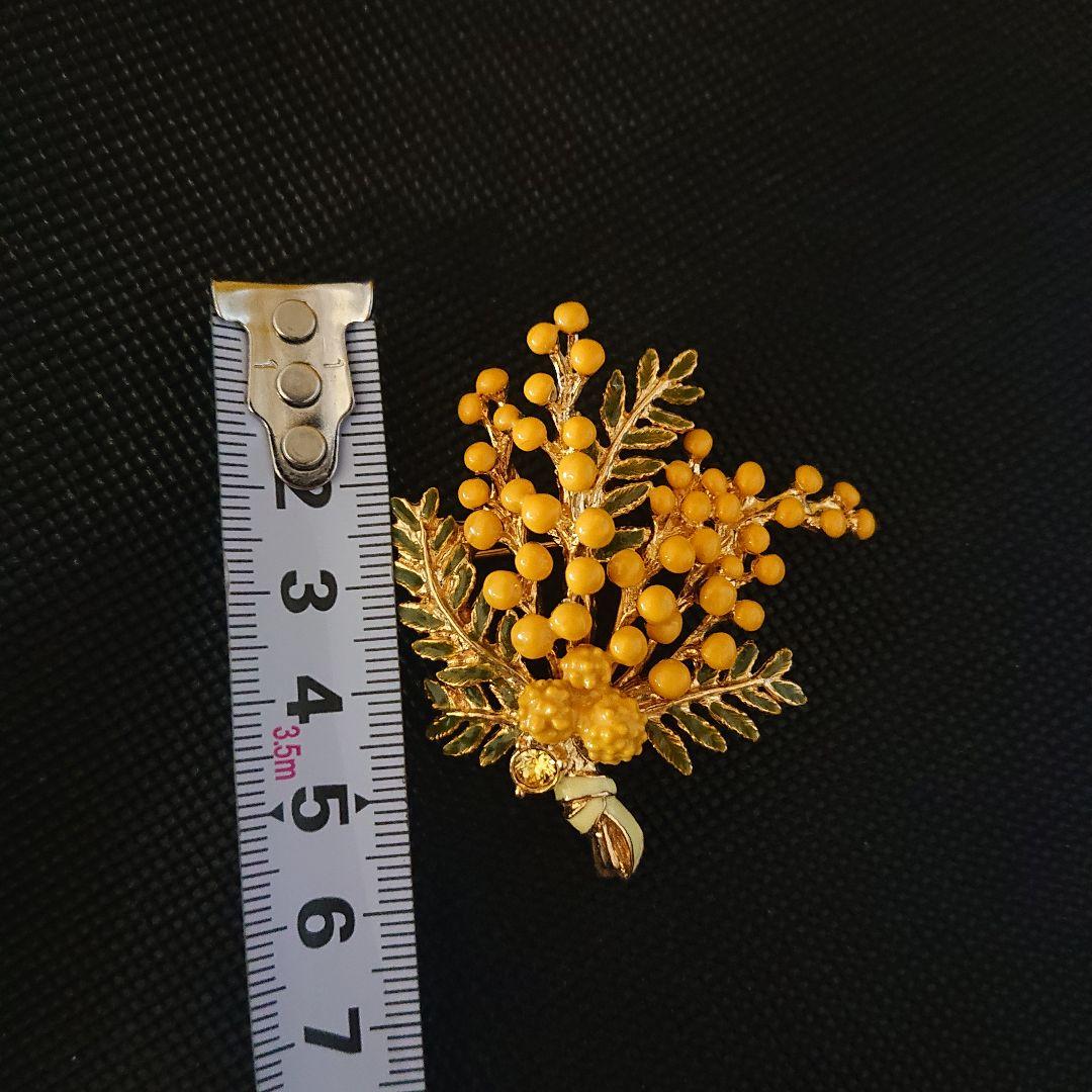 ヴァンドームブティック　ミモザ　ブローチ