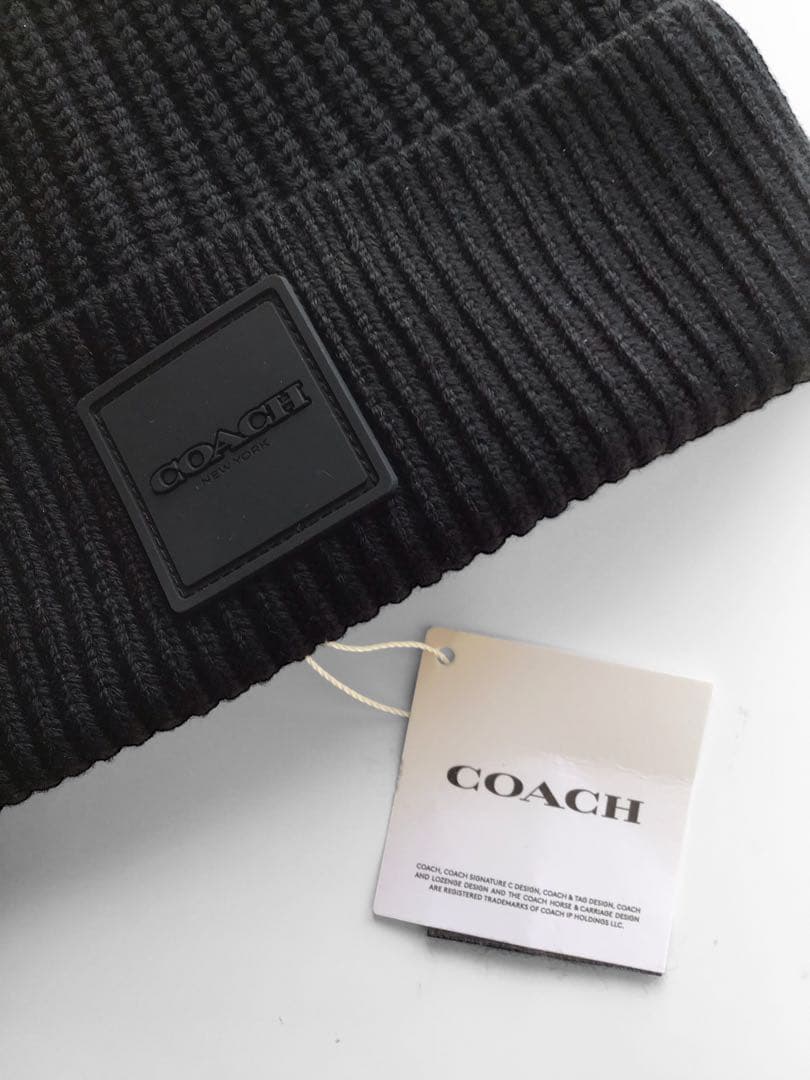 アイ　新品　ショッパー付　COACH コーチ　ニットキャップ