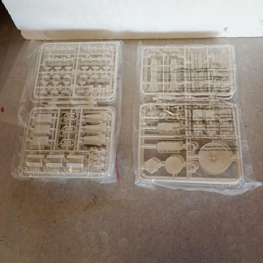 2001年 宇宙の旅　1/144 ディスカバリーXD-1　プラモデル