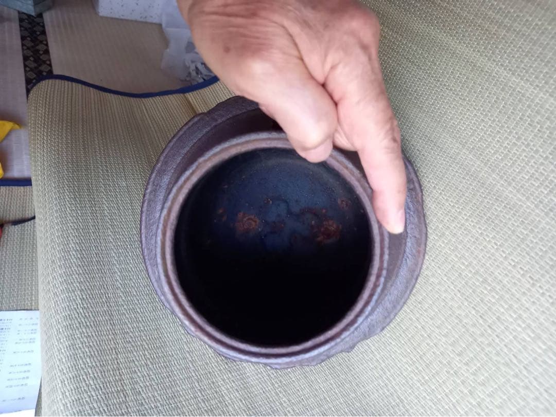 日本伝統工芸士　釜師菊地政光　【松地文糸目富士釜　共箱・栞付】