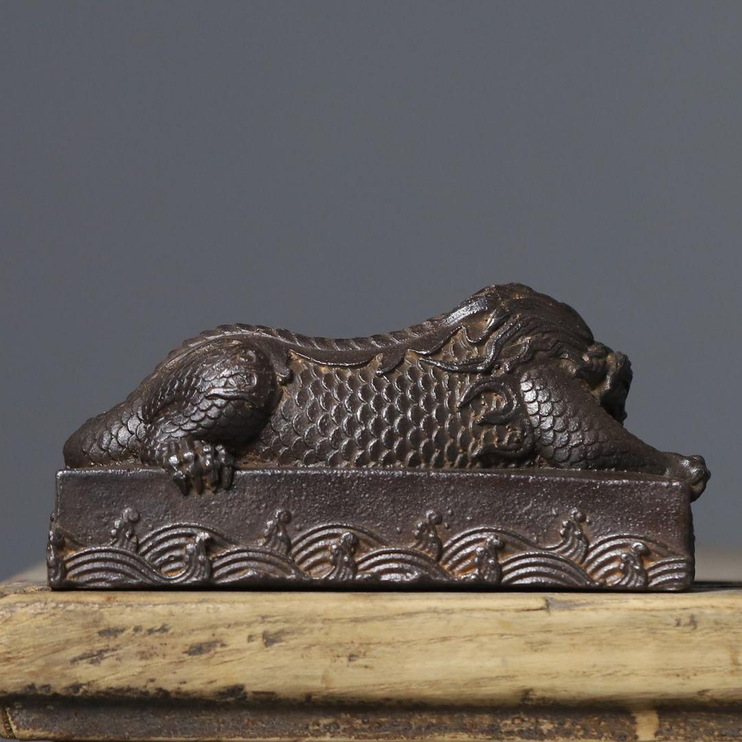 鉄器 吸水獣 避水瑞獣 文房四宝 鎮紙 書道具 装飾品 工芸品 置物