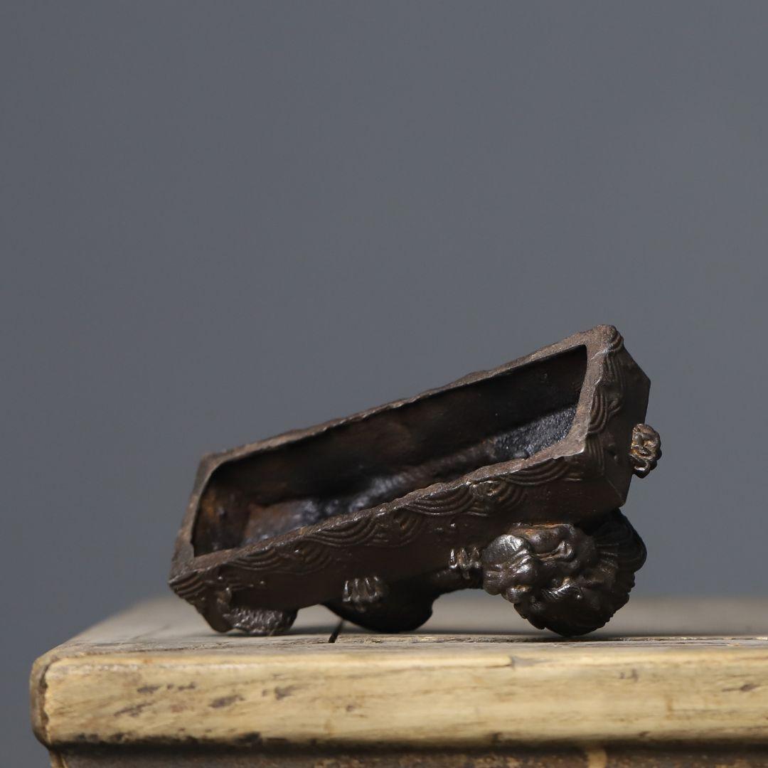 鉄器 吸水獣 避水瑞獣 文房四宝 鎮紙 書道具 装飾品 工芸品 置物