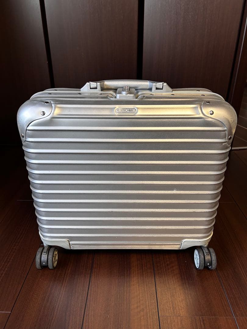 RIMOWA リモワ TOPAS 26L ビジネス4輪 TSA
