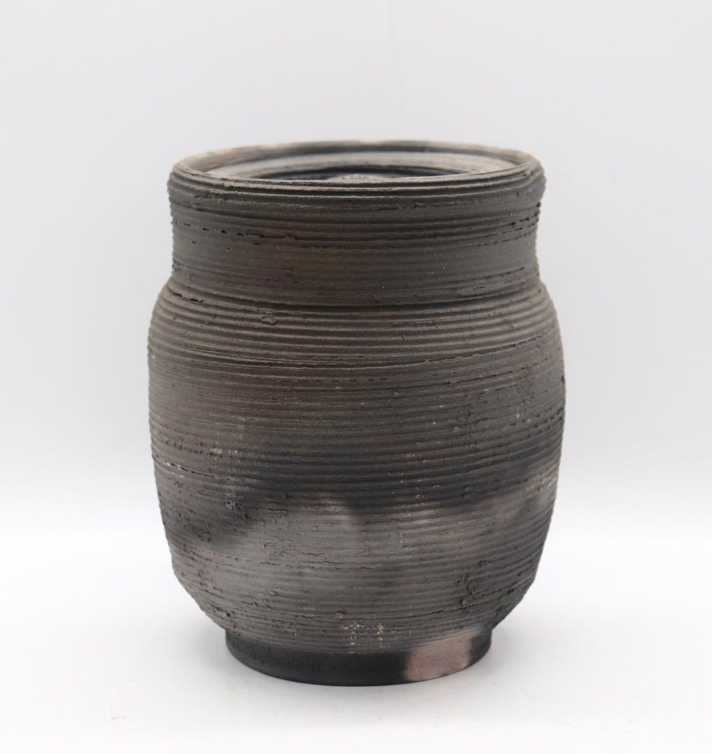 坂田甚内作　黒陶弦紋蓋付壺① 送料込250810