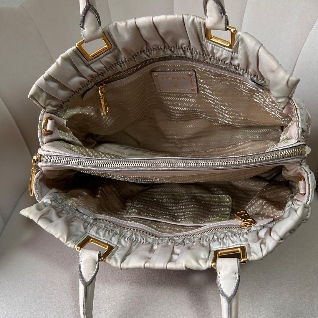 PRADA プラダ ギャザーバッグ　ベージュ