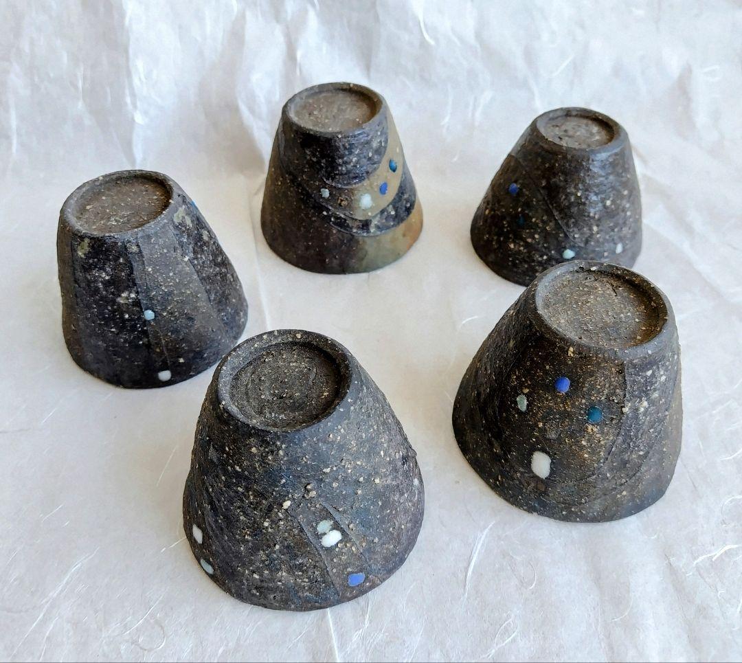 SUN 焼締め黒釉掛け分け小鉢(そば猪口五点組)と桃丸鉢