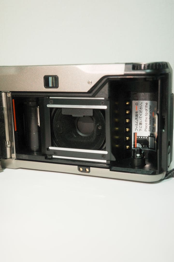 CONTAX T2 コンパクトフィルムカメラ シルバー　作例あり