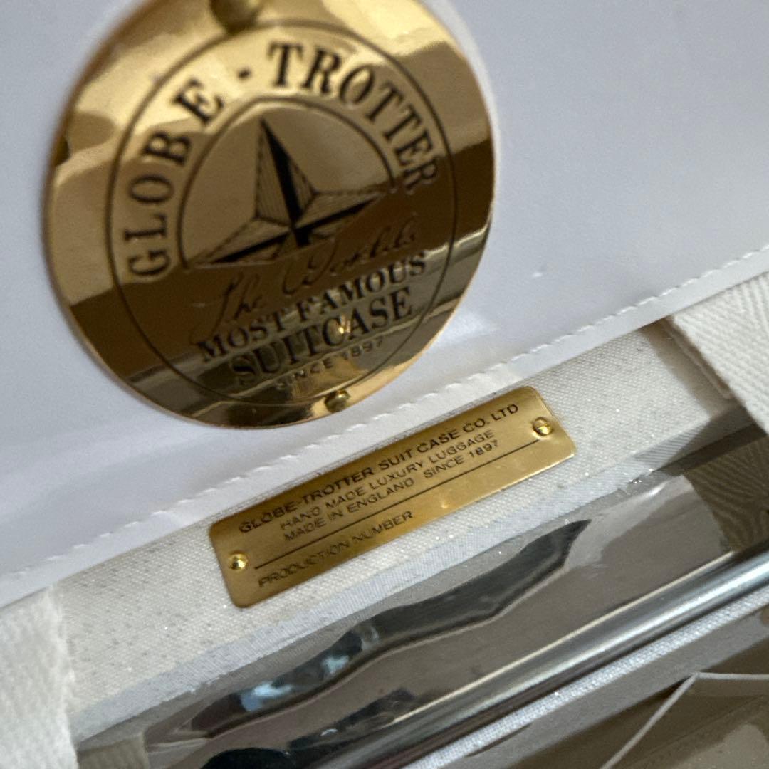 グローブトロッター　バニティ　限定　ホワイト