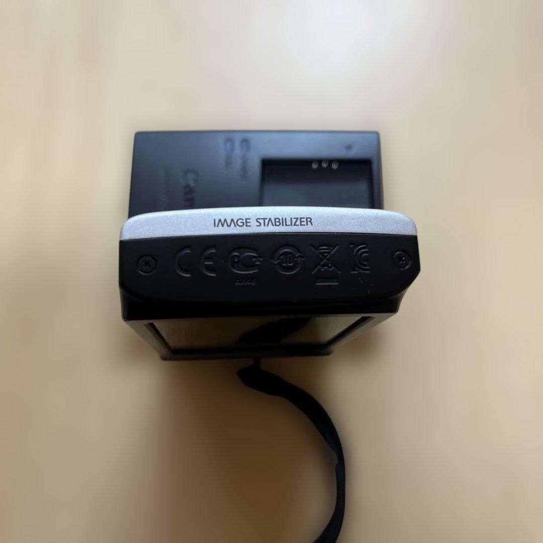 Canon PowerShot A2400IS デジタルカメラ　シルバー