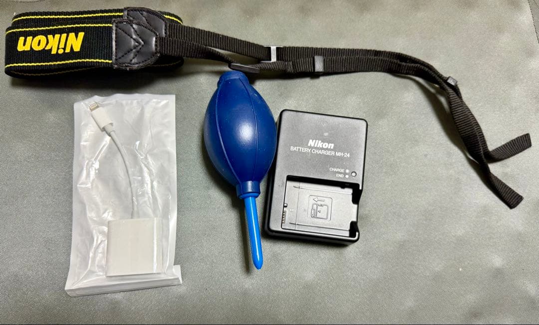 タケル 〖美品〗Nikon D5200 デジタル一眼レフカメラ 防湿室保管