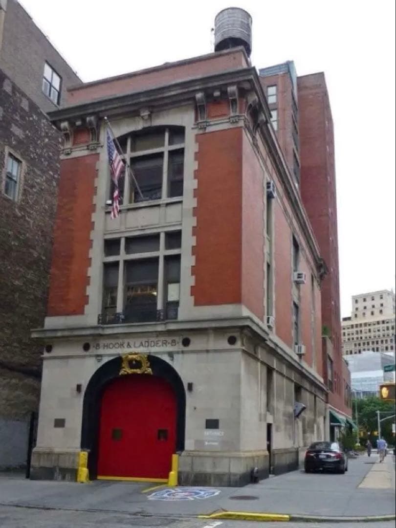 世界限定1984個 ゴーストバスターズ ライトアップスタチュー ファイアハウス