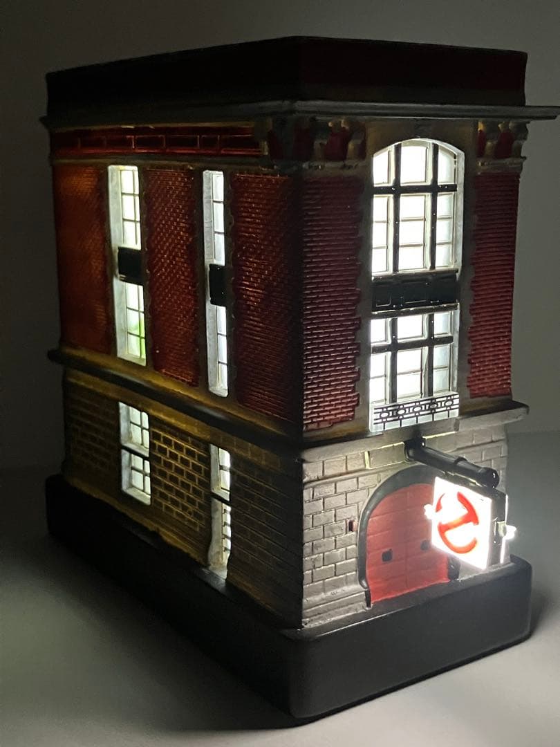 世界限定1984個 ゴーストバスターズ ライトアップスタチュー ファイアハウス